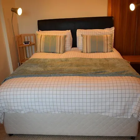 Ballymore House ונטרי