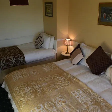 Ballymore House לינה וארוחת בוקר *